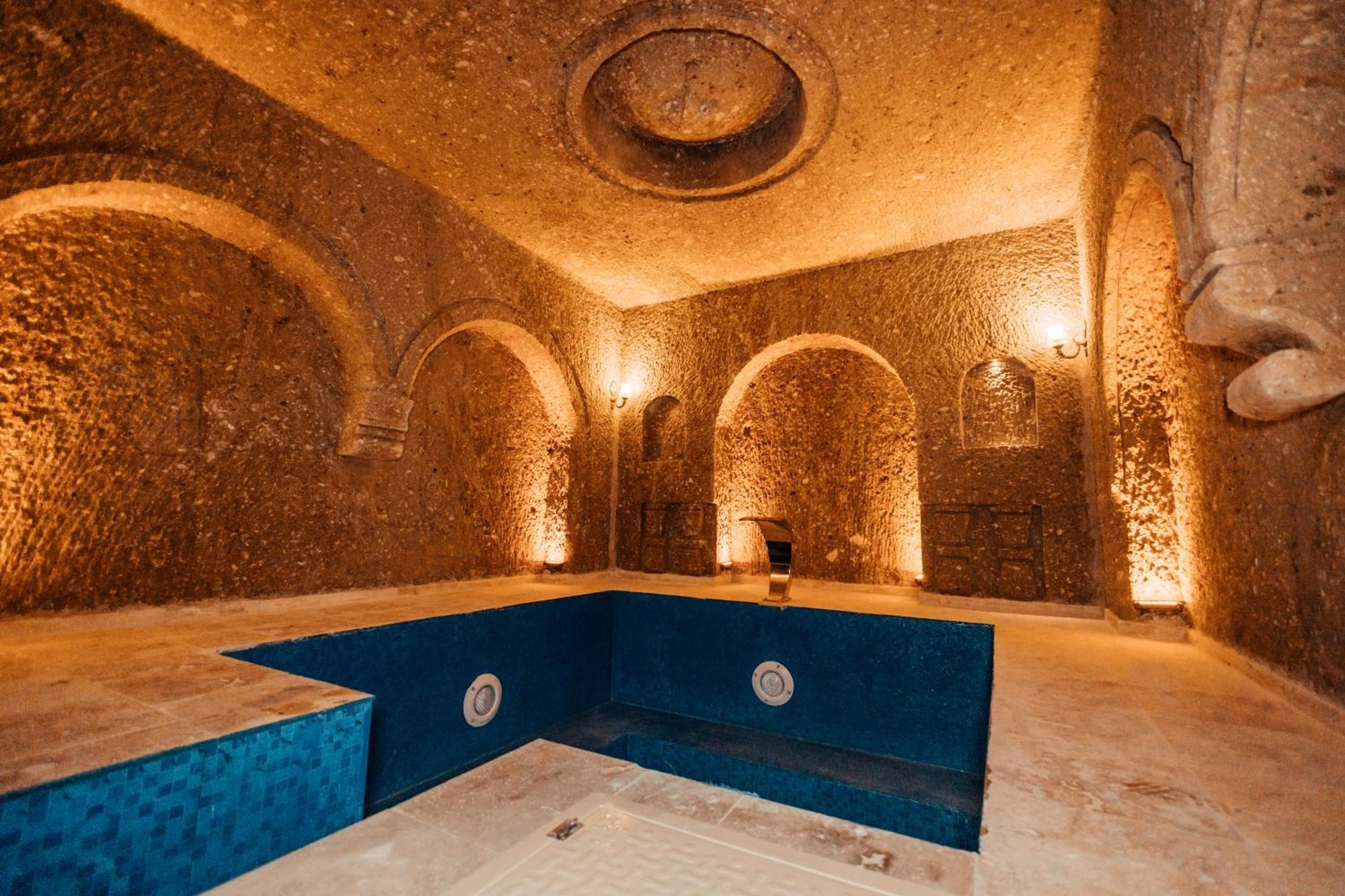 ウルギュップ Vanessa Cave House Bed & Breakfast エクステリア 写真