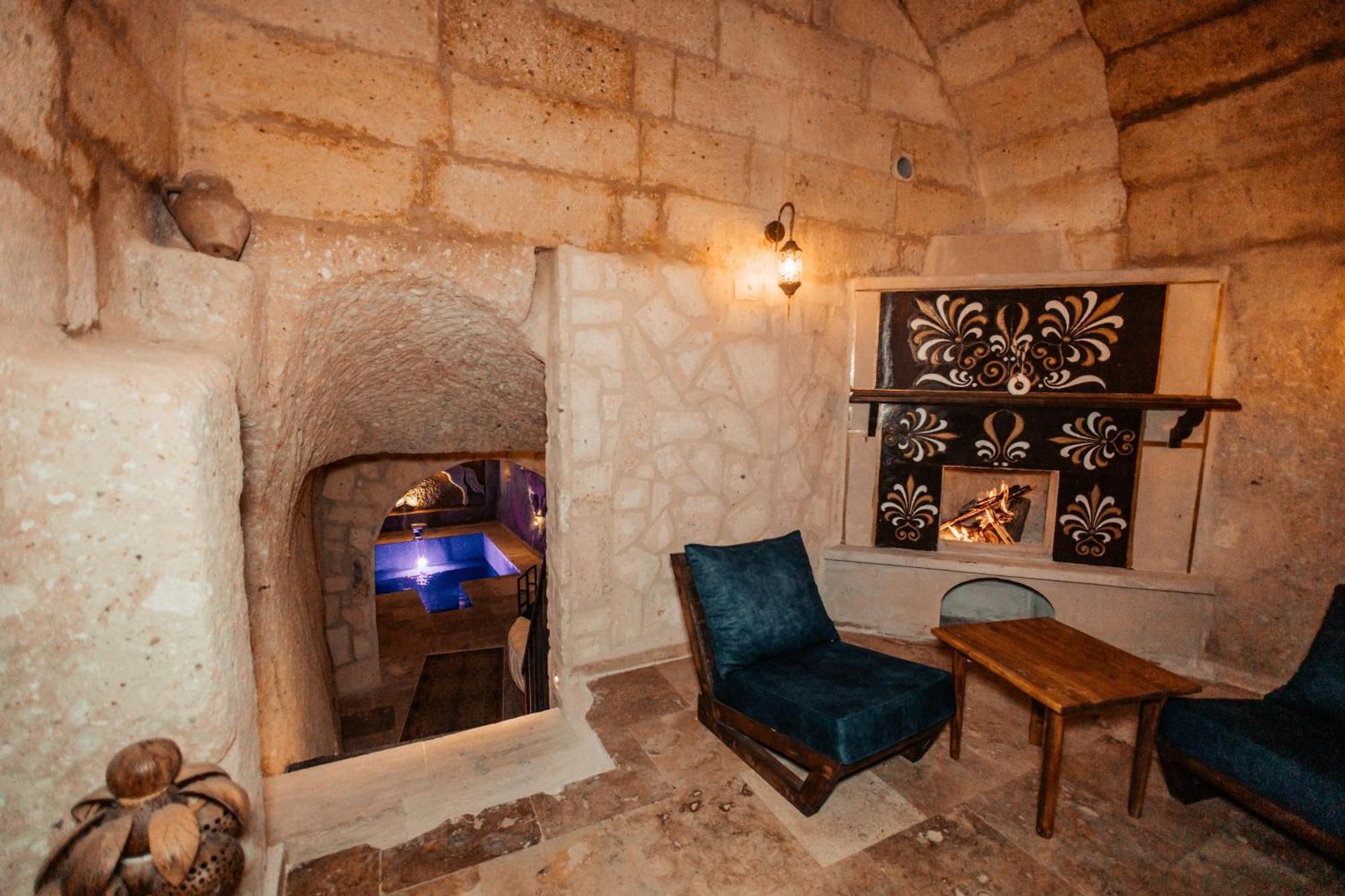 ウルギュップ Vanessa Cave House Bed & Breakfast エクステリア 写真